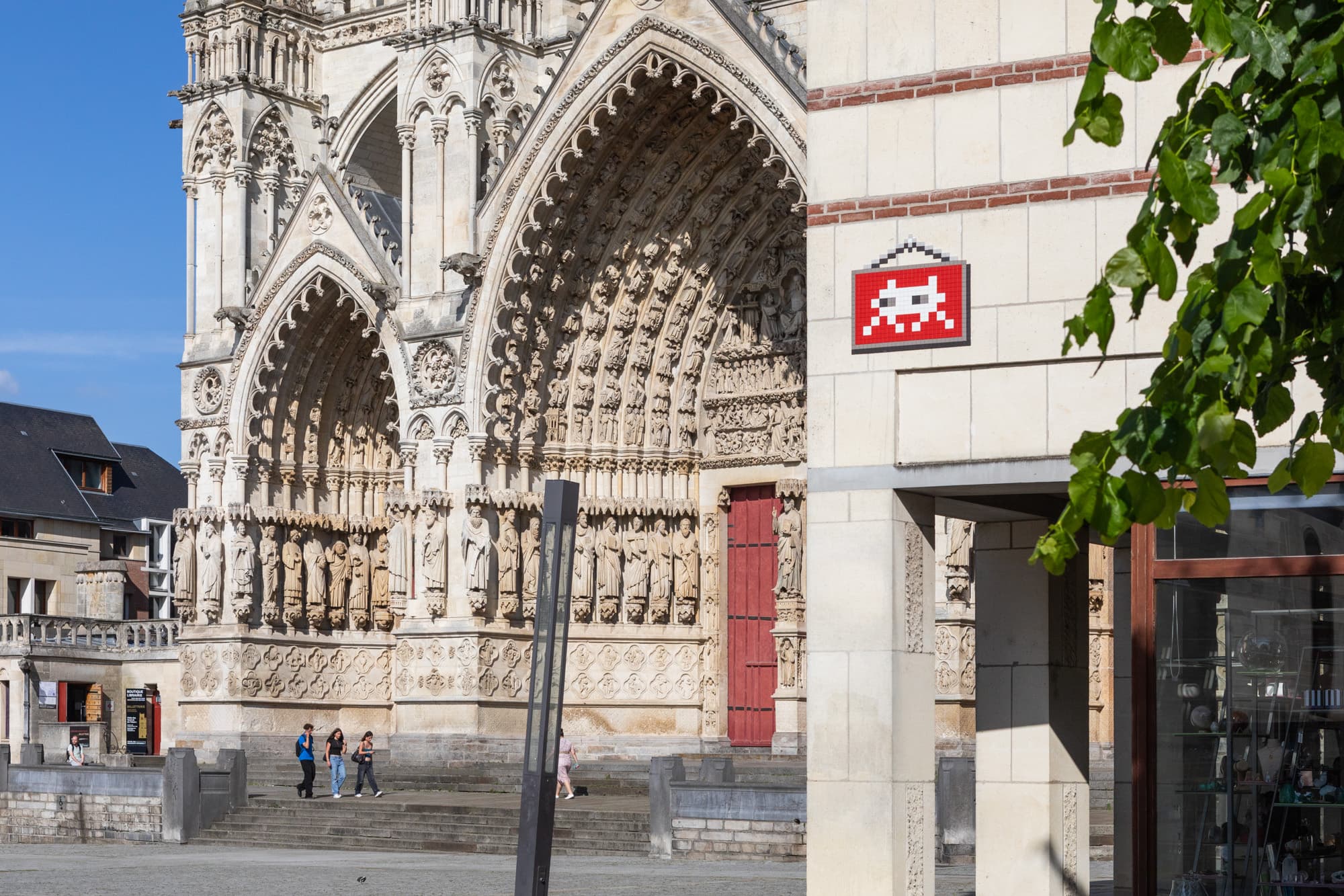 Invader - Background image