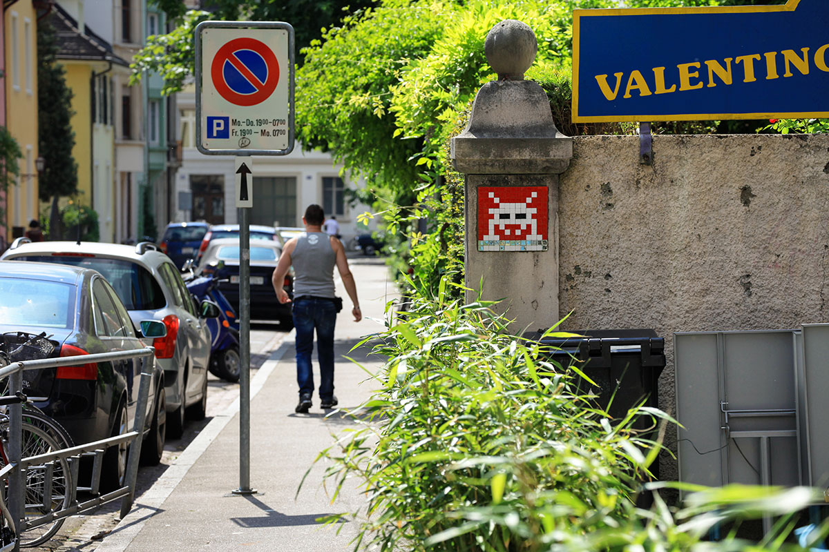 Invader - Background image