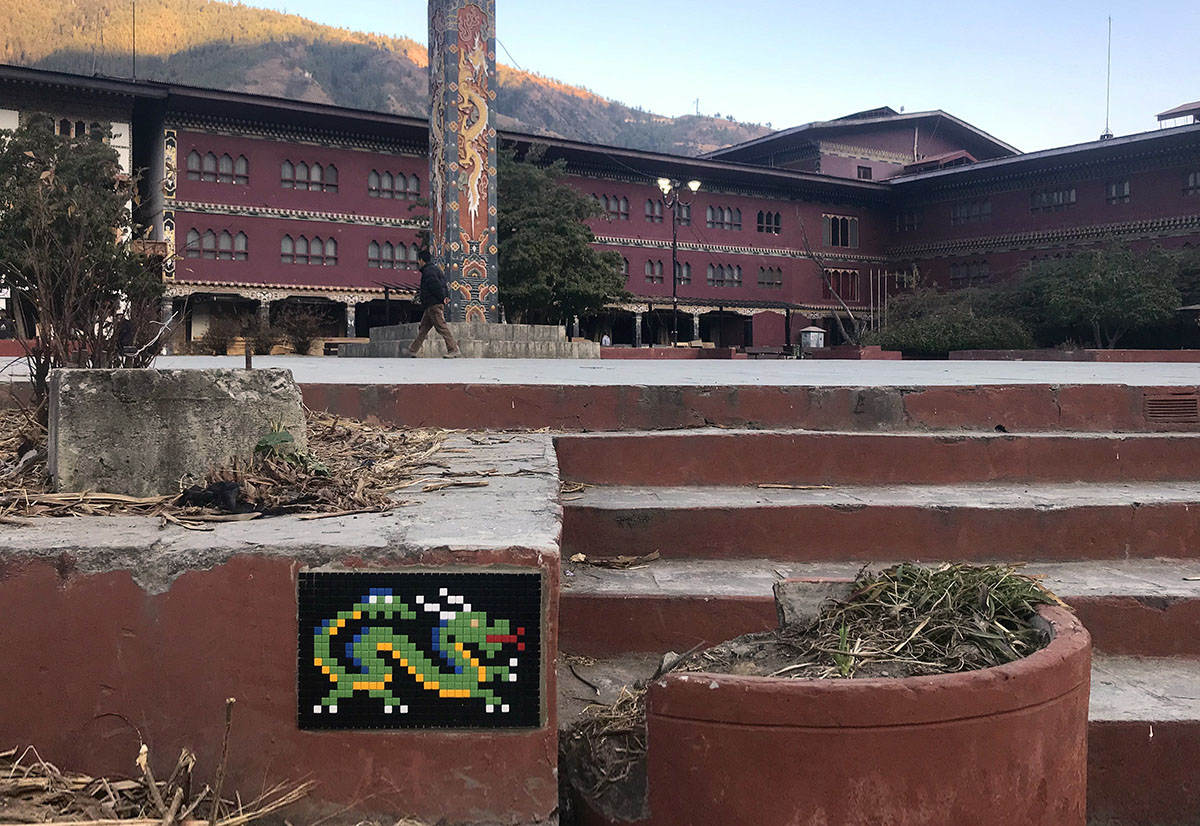 Invader - Background image