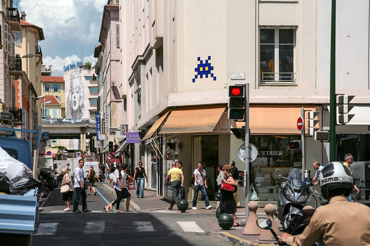 Invader - Background image