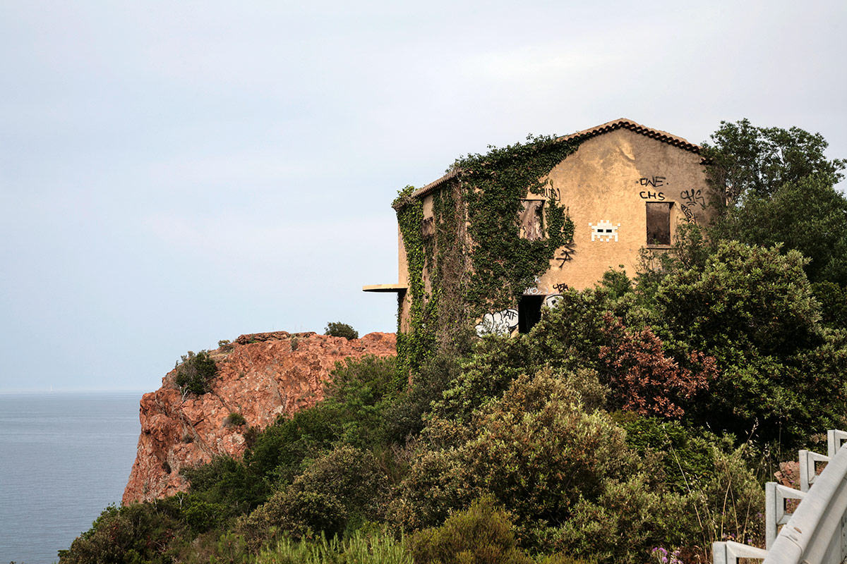 Invader - Background image