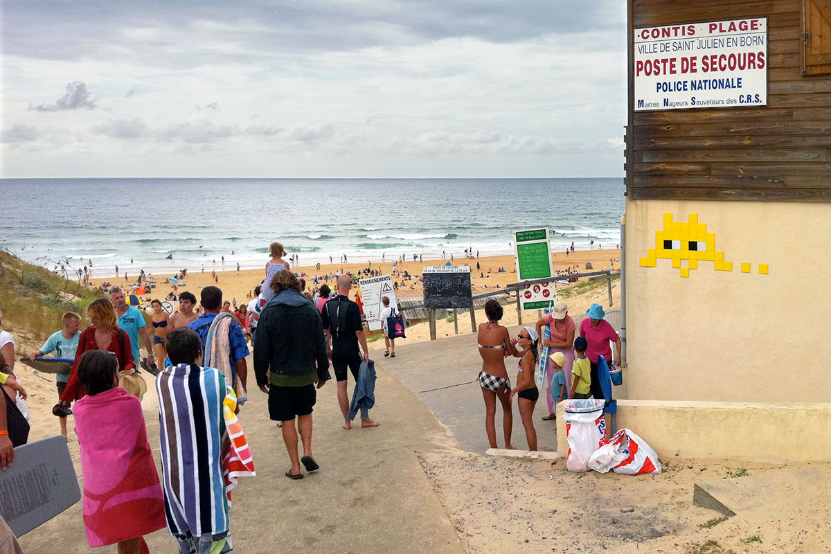 Invader - Background image