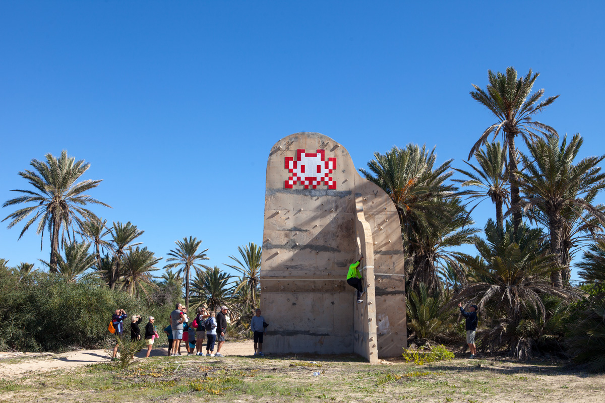 Invader - Background image