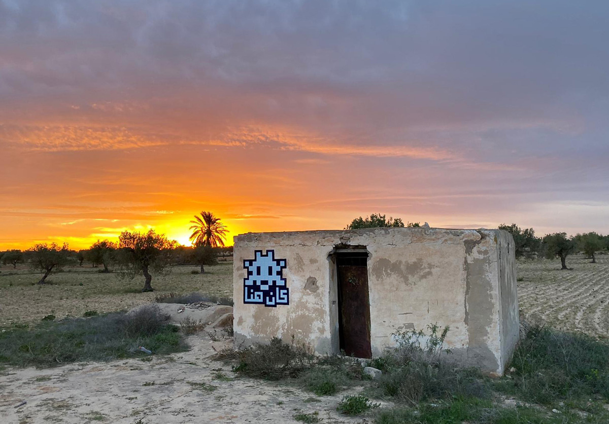 Invader - Background image