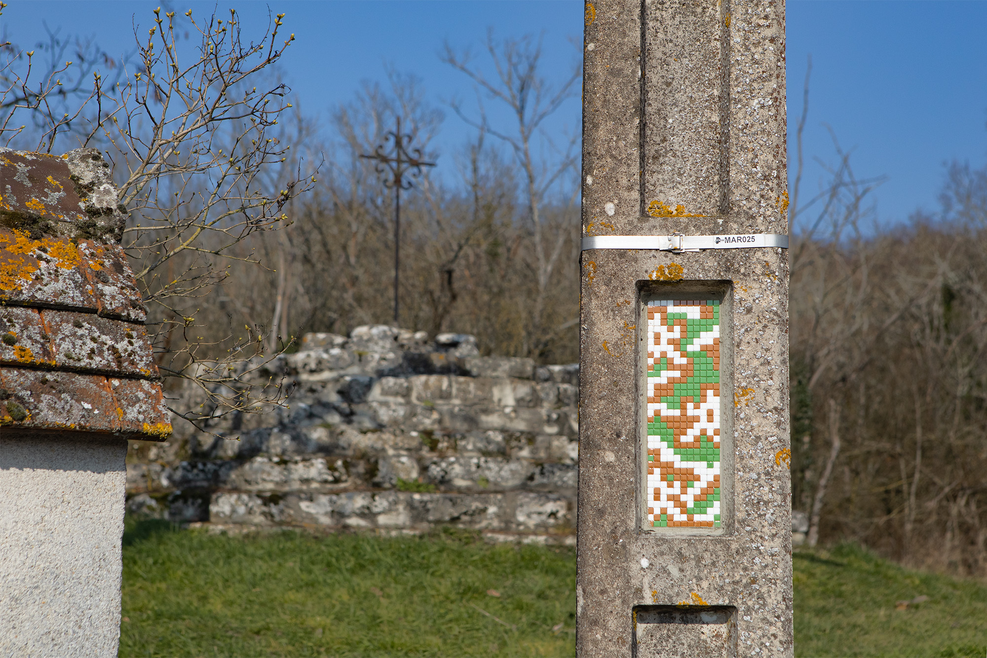 Invader - Background image