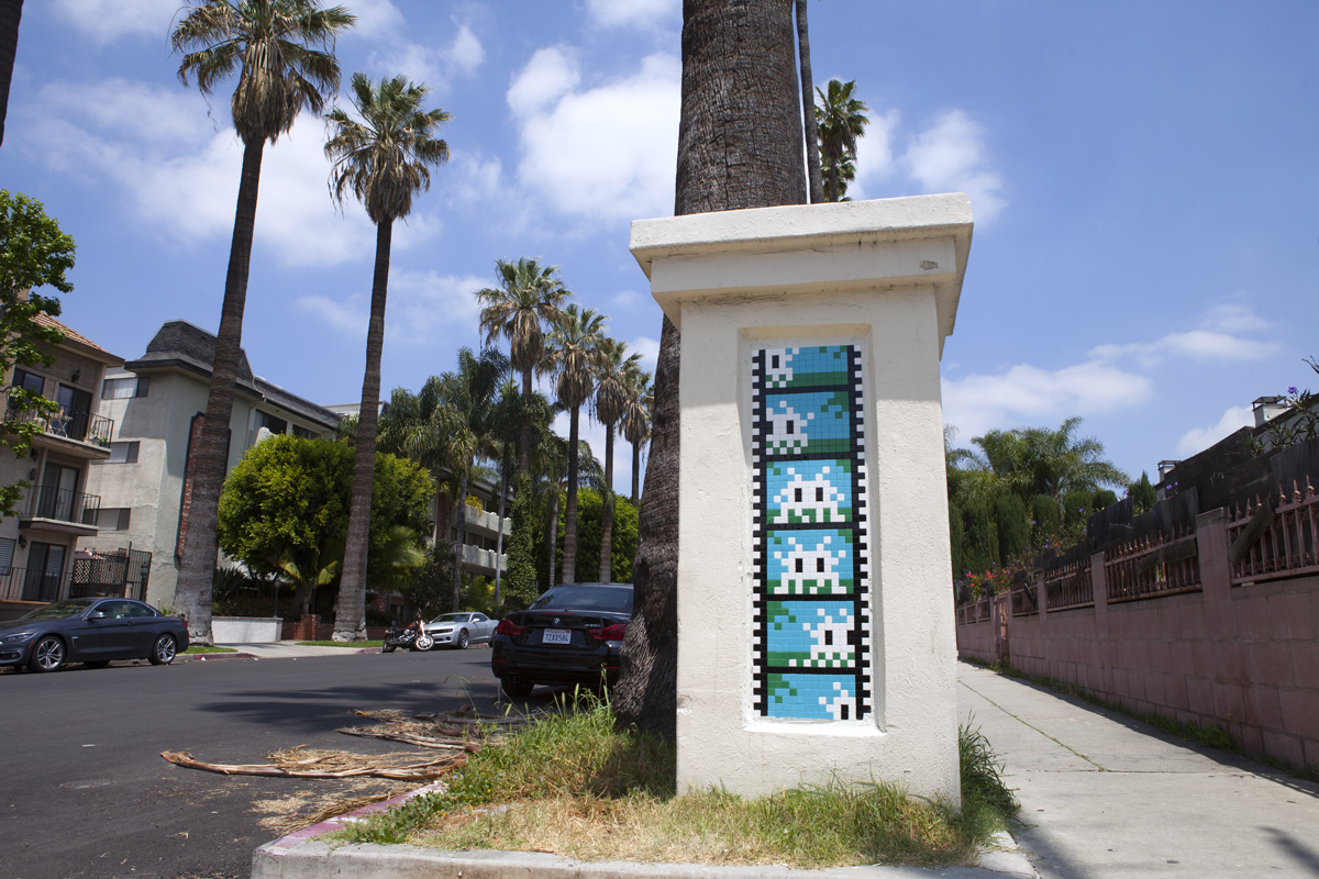 Invader - Background image