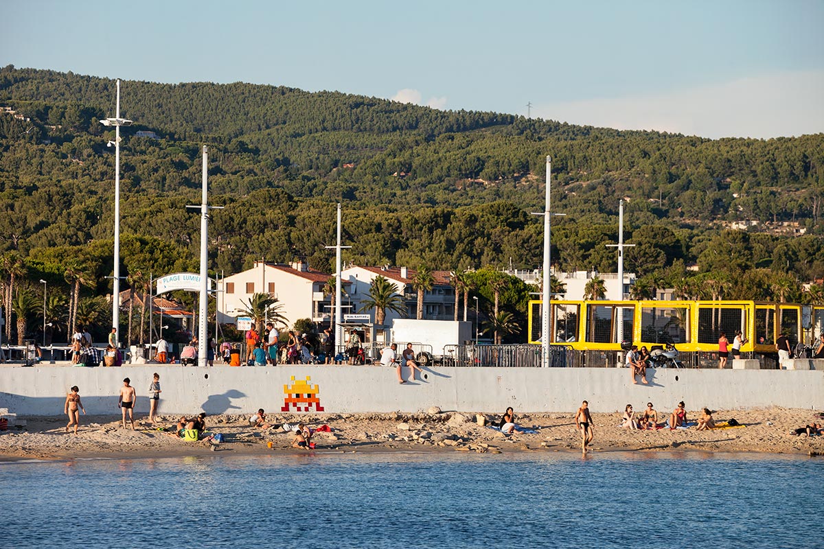 Invader - Background image