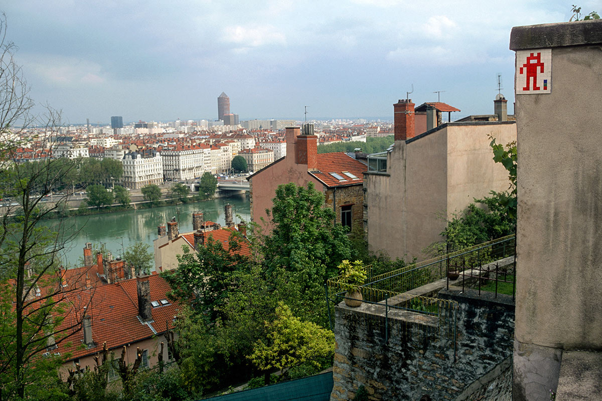 Invader - Background image