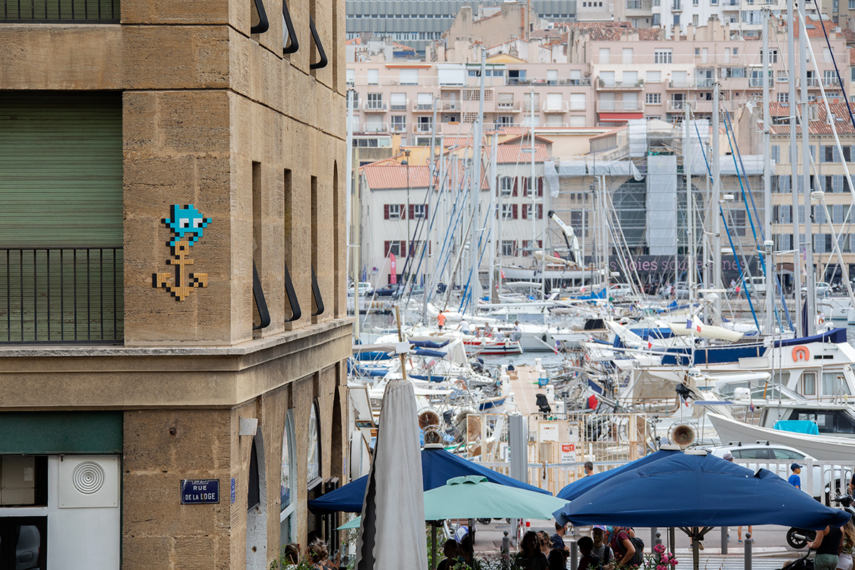 Invader - Background image