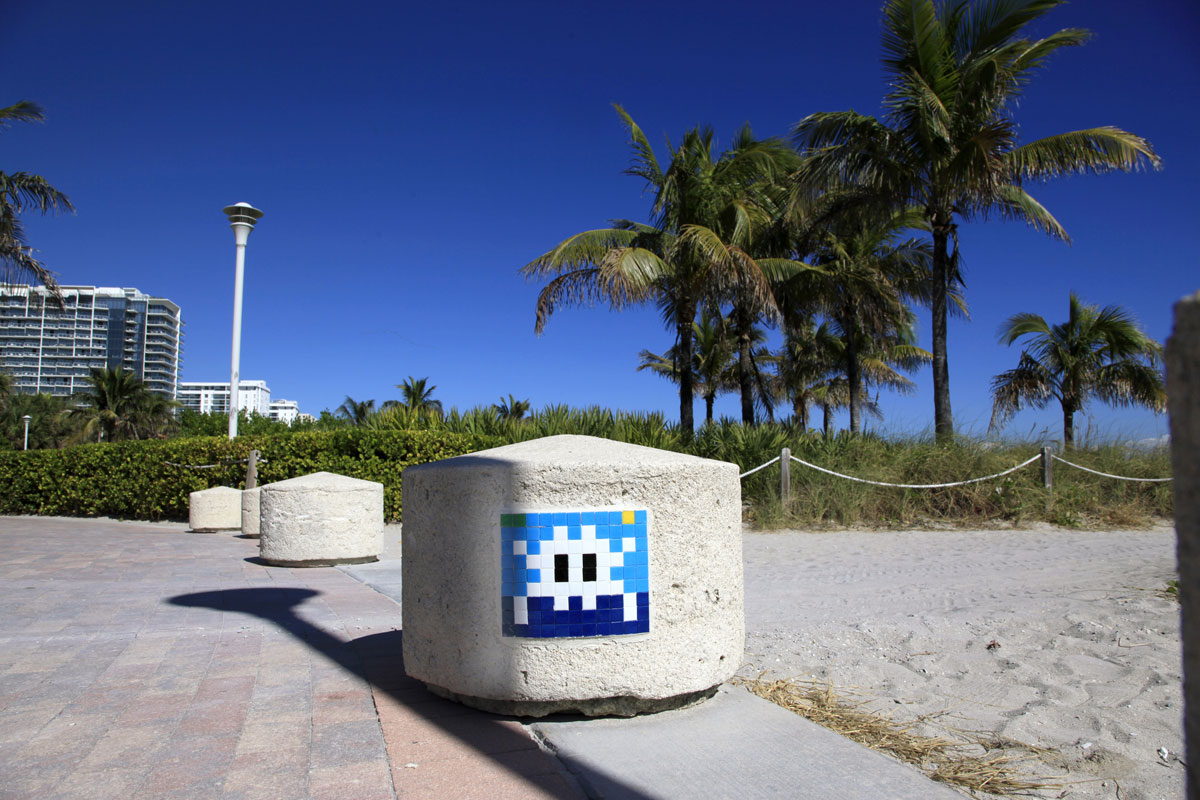 Invader - Background image