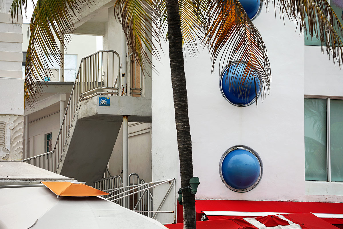 Invader - Background image