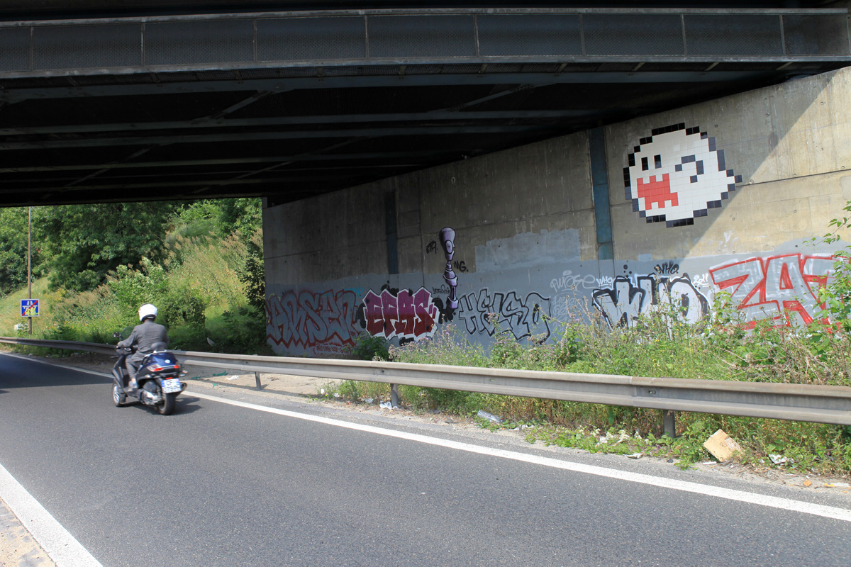 Invader - Background image