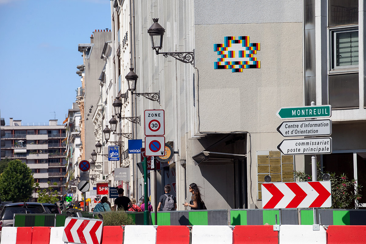 Invader - Background image