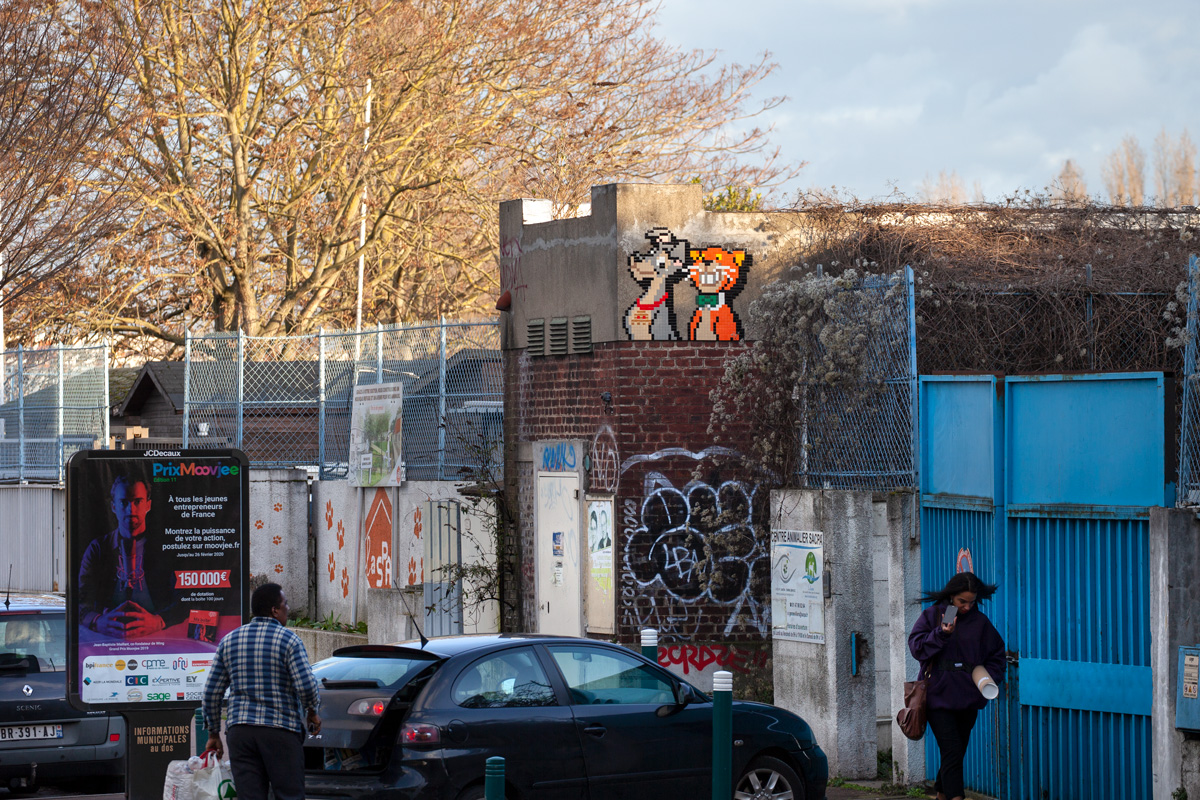 Invader - Background image