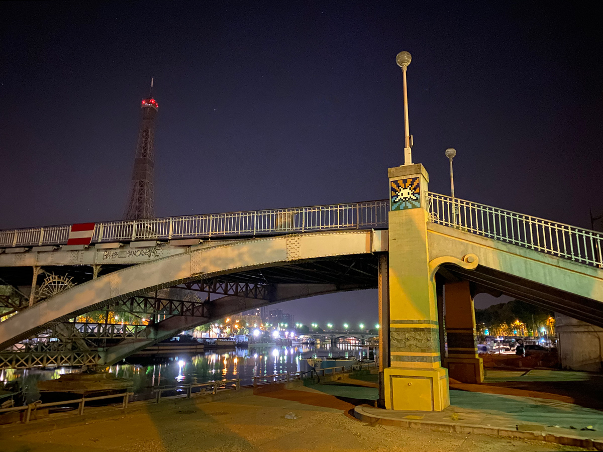 Invader - Background image