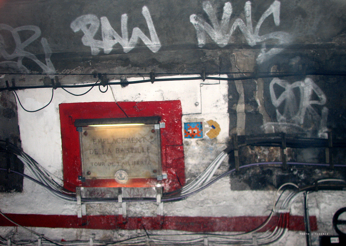 Invader - Background image