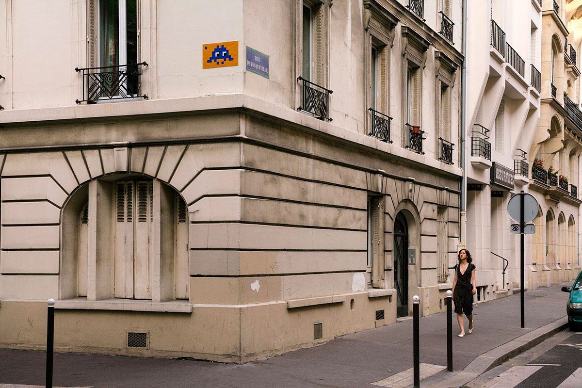 Invader - Background image