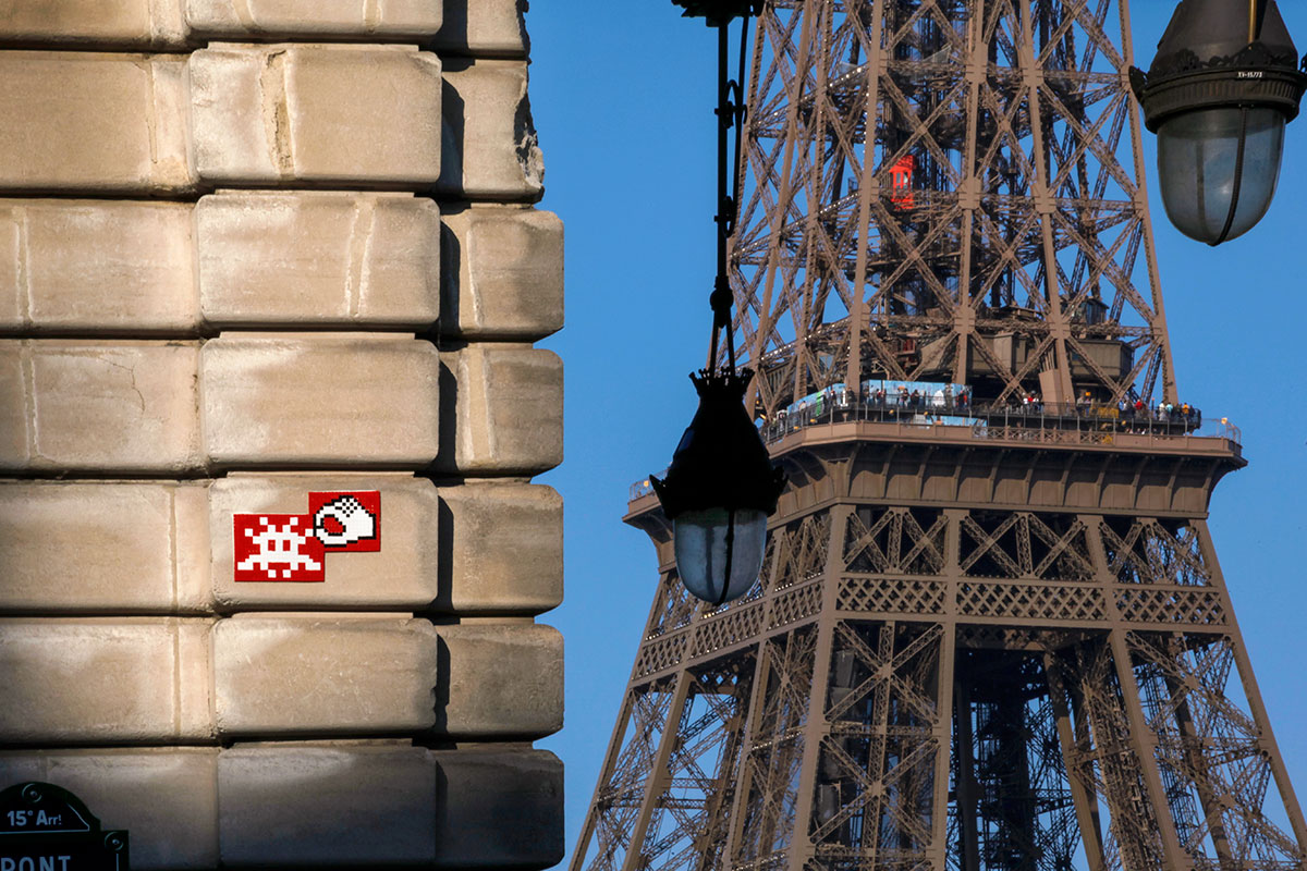 Invader - Background image