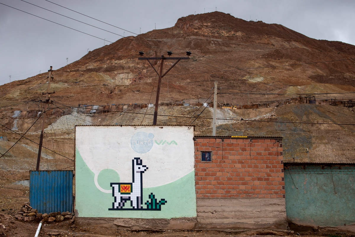 Invader - Background image