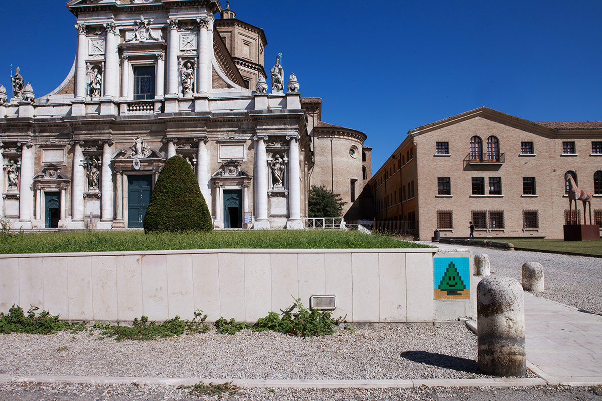 Invader - Background image