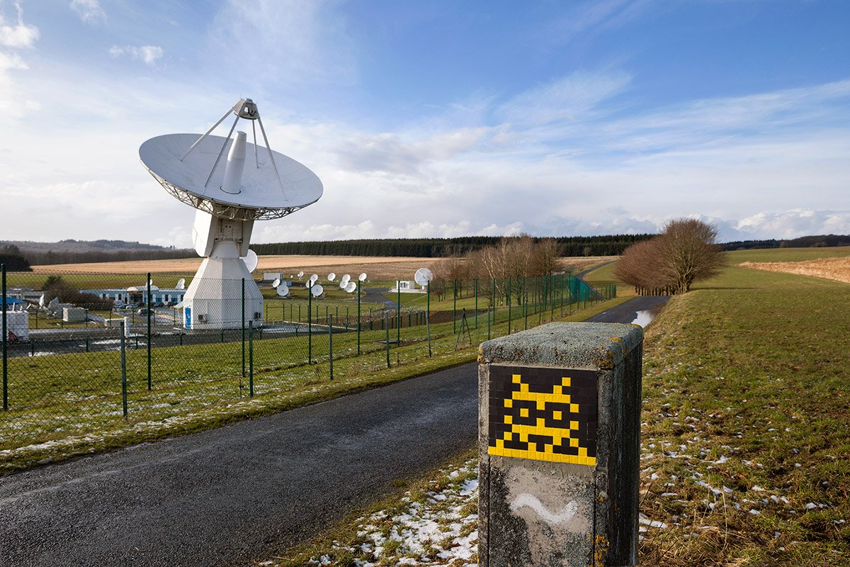 Invader - Background image