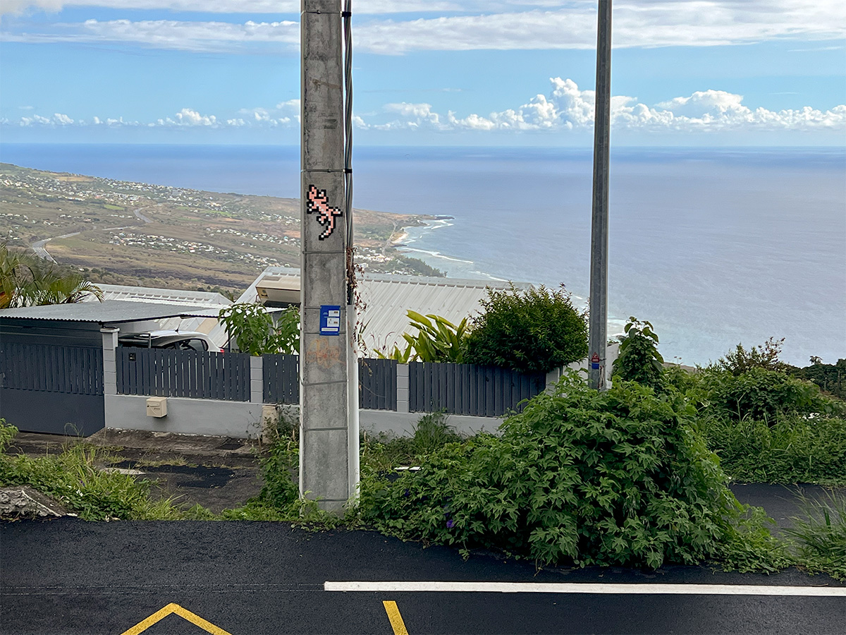 Invader - Background image