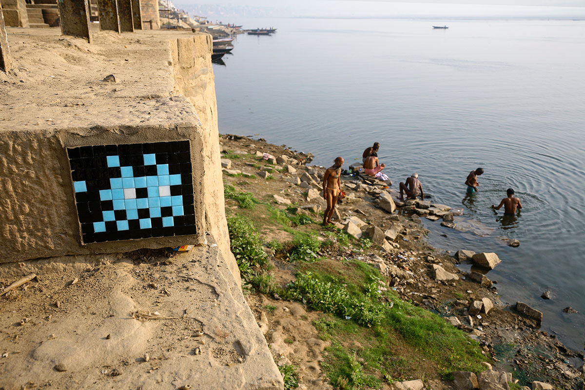 Invader - Background image