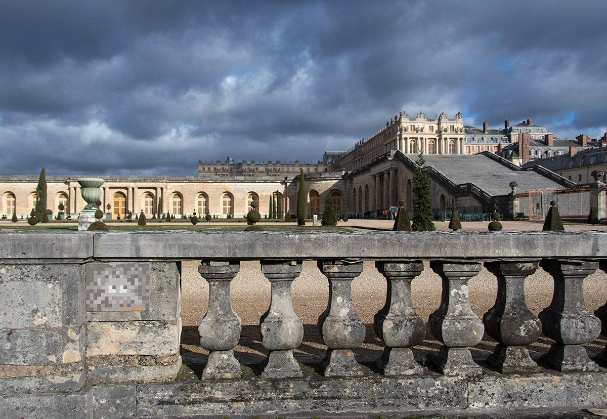 Invader - Background image