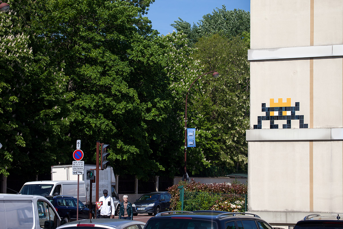 Invader - Background image