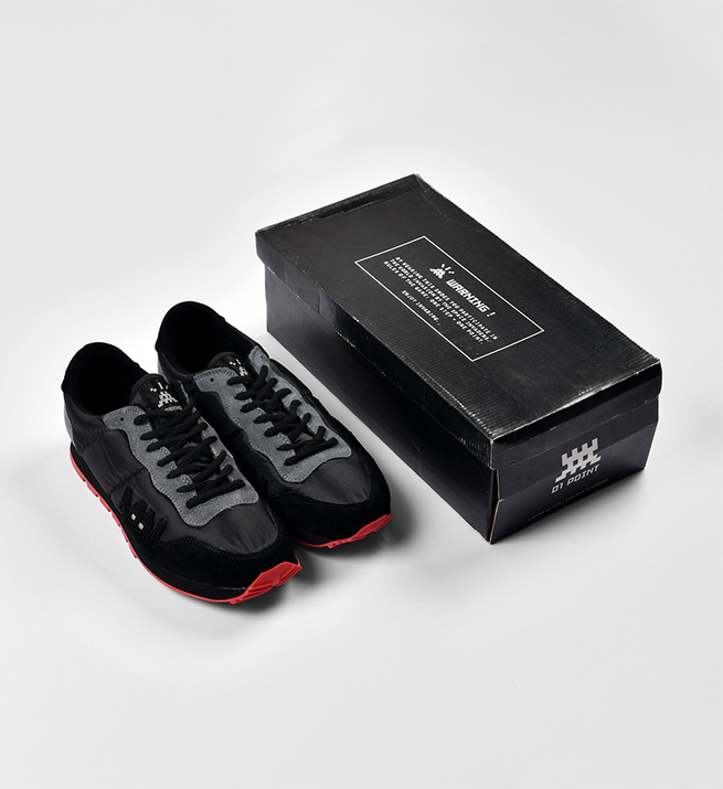 01 Point Sneakers (Black)